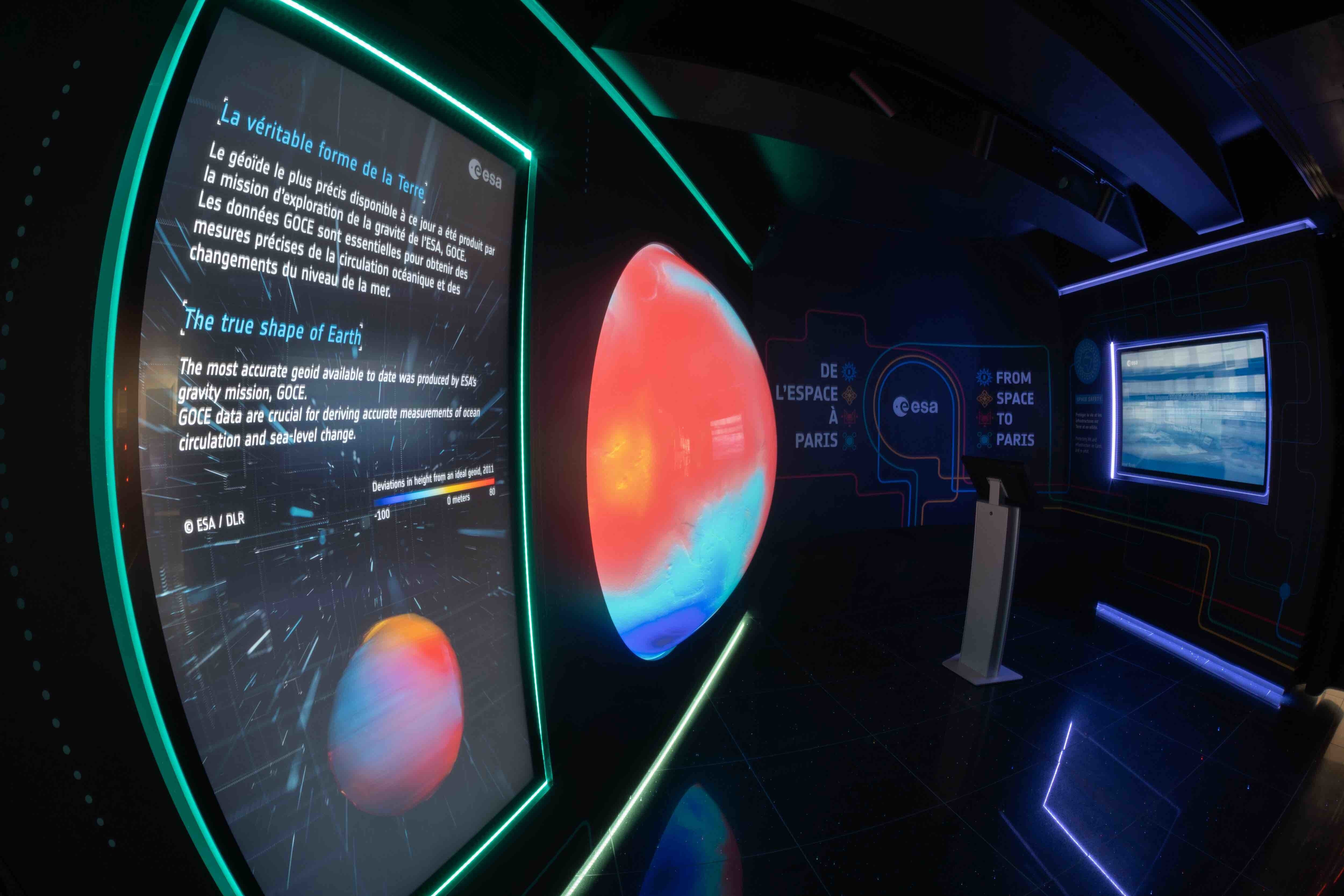 Les tableaux interactifs permettent de mieux comprendre la Terre - © EAS