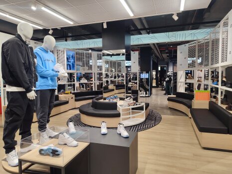 Foot Locker Times Square - ©&amp;#160;Républik Retail / C.Chenevoy