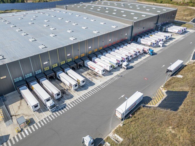  La nouvelle base du groupement traite 19 000 colis par jour en moyenne. - © JulienTuyeras / ITM LAI