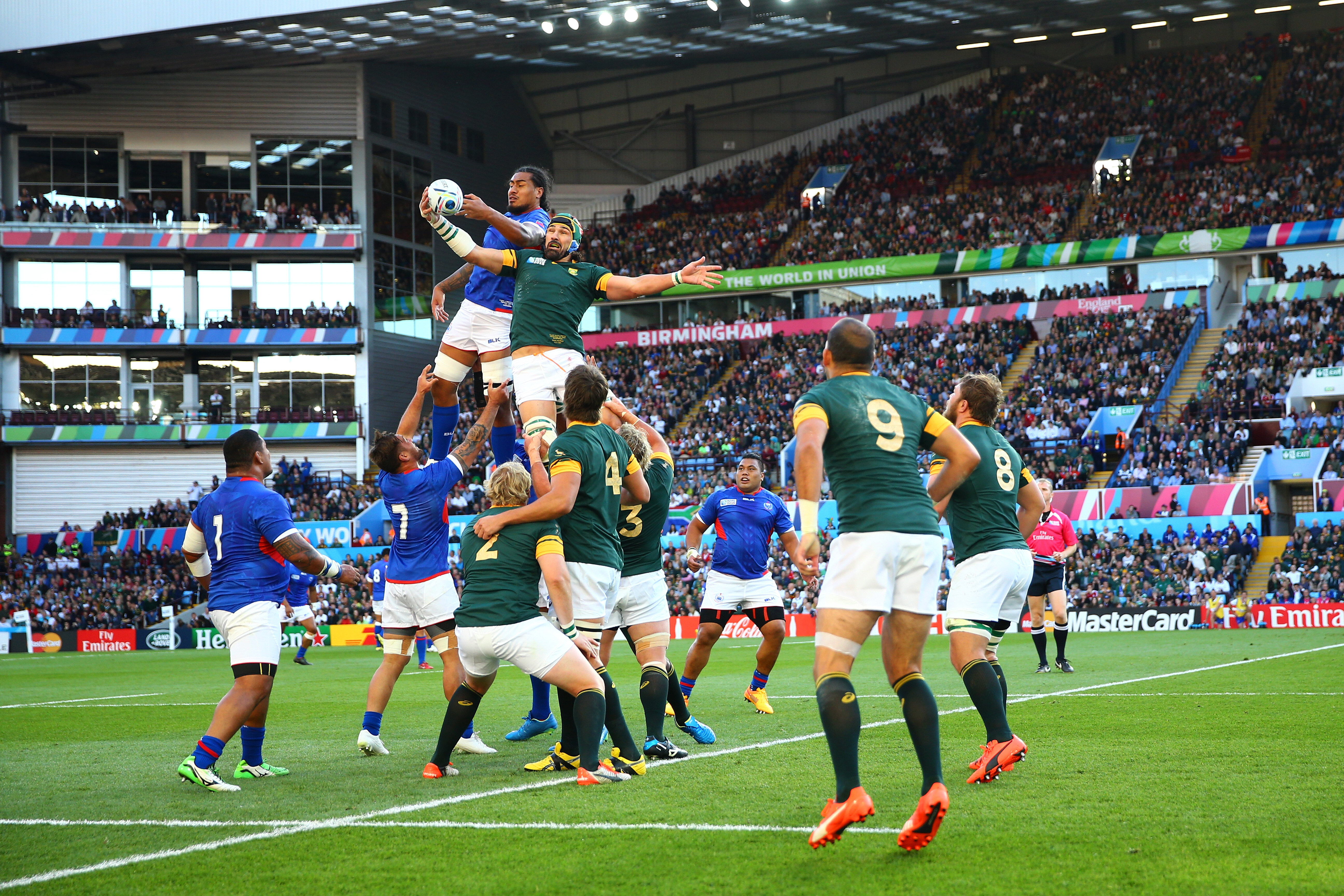 Le rugby, un sport pour développer la visibilité, l’engagement des collaborateurs et les relations-clients  (photo Afrique du Sud/Samoa World Rugby 2015) - © World Rugby via Getty Images
