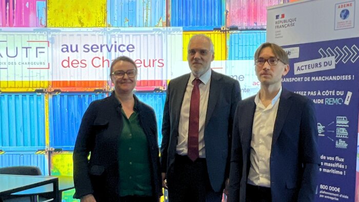 Les représentants de l’AUTF et de l’ADEME lors de la signature de la convention au SITL 2026. - © D.R.