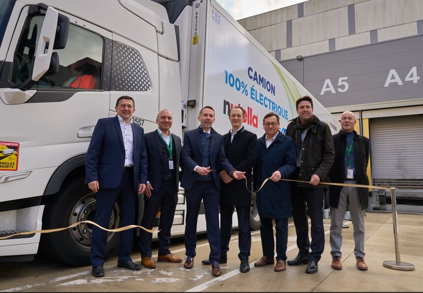 Les représentants de Stef, Ferrero et de la Scanormande E.Leclerc. - © D.R.