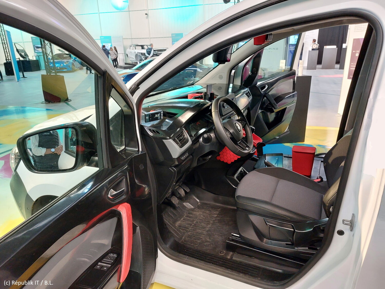 L’impression 3D permet l’ajout d’éléments de personnalisation (ici en rouge). - © Républik IT / B.L.