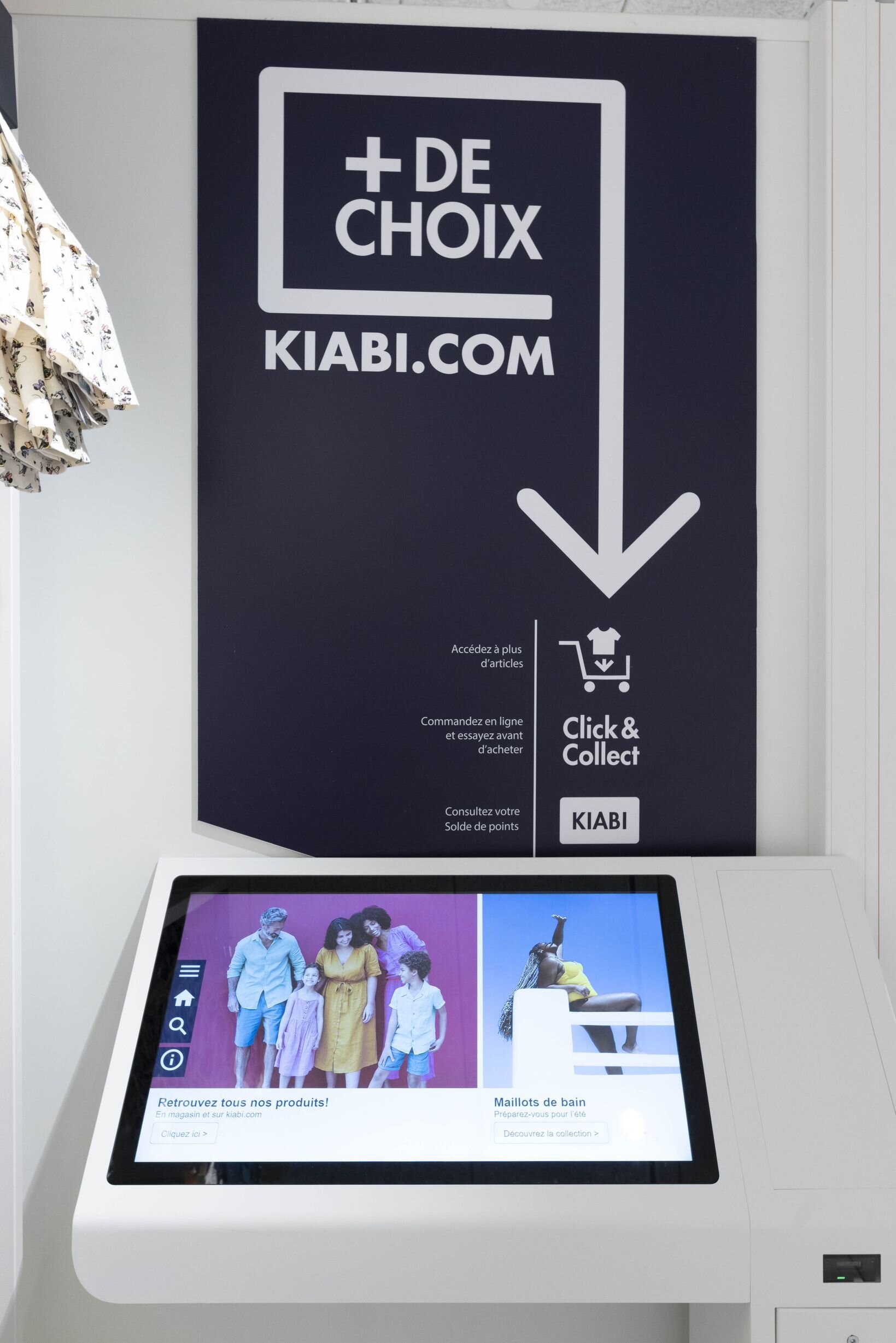 Le digital est présent en magasin via une borne pour pallier une référence manquante. - © Barbara GROSSMANN