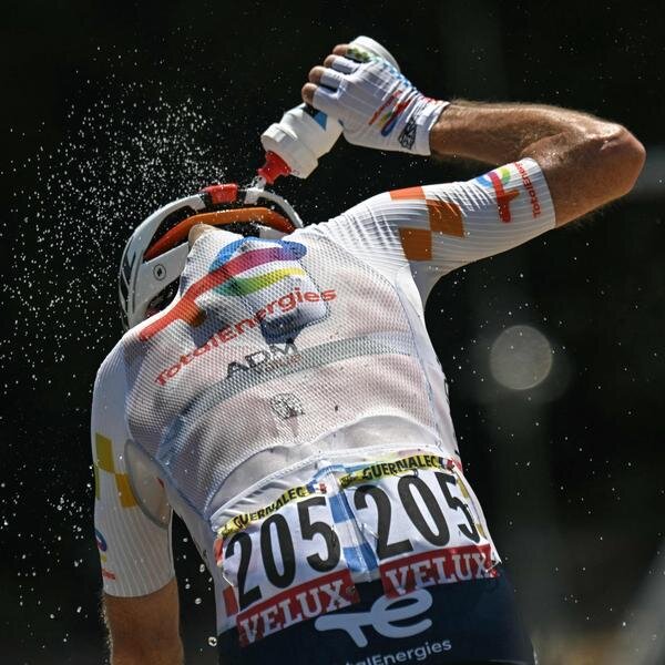 Les coureurs du Tour de France 2026 ont particulièrement souffert de la canicule  - © D.R.