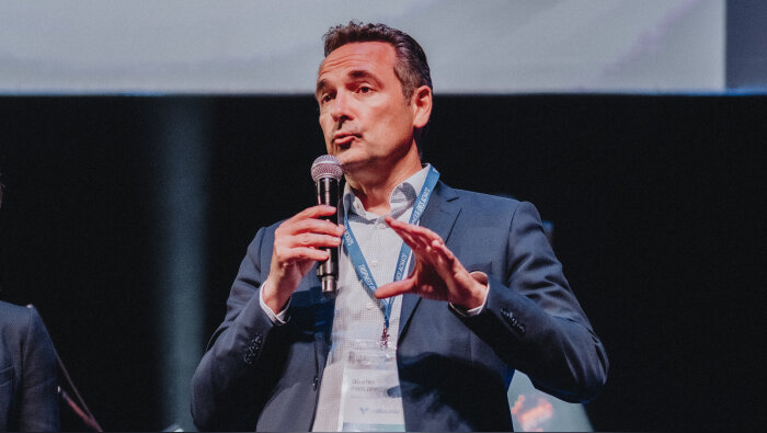 Olivier Philippot, directeur des achats de Vallourec sur la scène des Trophées des Achats. - © MANUEL ABELLA