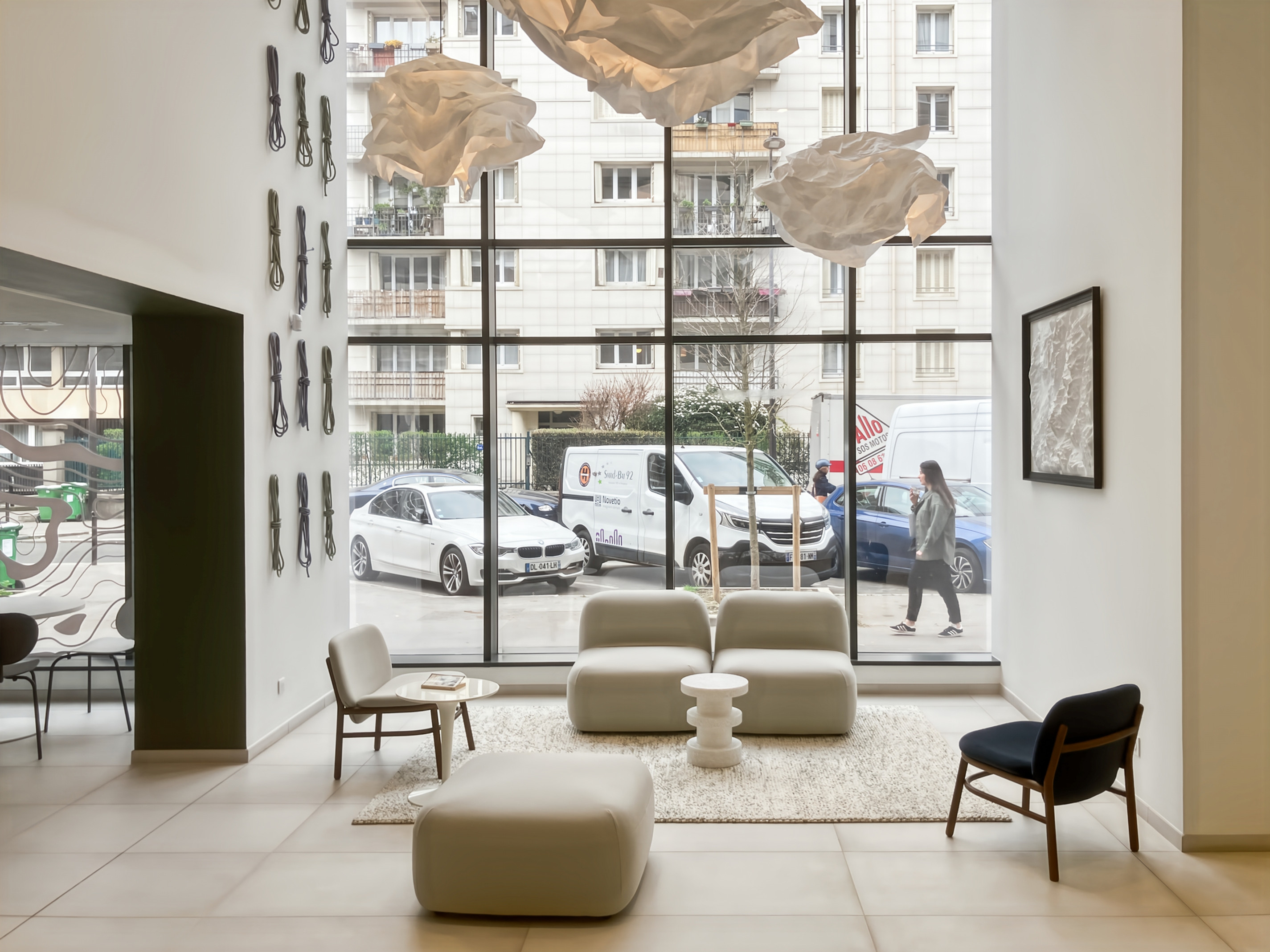 IWG ouvre Regus Carré Monceau à Paris 17, un nouvel espace de bureaux flexibles au cœur des Batignolles, répondant à la demande croissante du travail hybride.