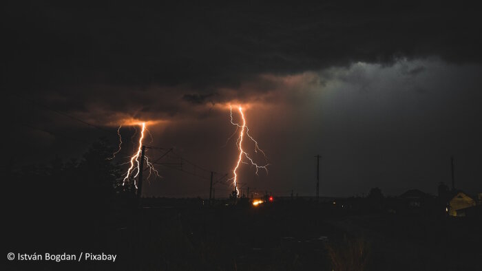 Le Cloud c’est bien, sauf en cas d’orage.  - © István Bogdan / Pixabay