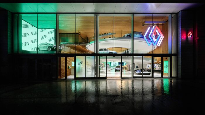 Renault réinvente l’identité de son flagship des Champs-Élysées 