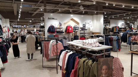 L&amp;#039;offre textile reste basique, les tests de services digitaux n&amp;#039;ont pas été probants. - ©&amp;#160;Républik Retail