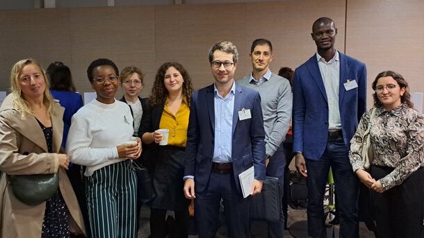 Cyril Gros (au centre) &amp; ses équipes au forum Collectif des entreprises pour une économie inclusive - © Korian