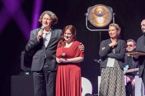 En fin de soirée, Marc Dumas annonce le départ de Sophie Distel - ©&amp;#160;Carole Desheulles