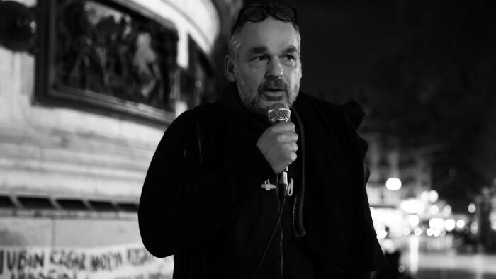 Yann Manzi a créé Utopia 56 en 2015 avec sa femme, son fils et une amie. - © D.R.