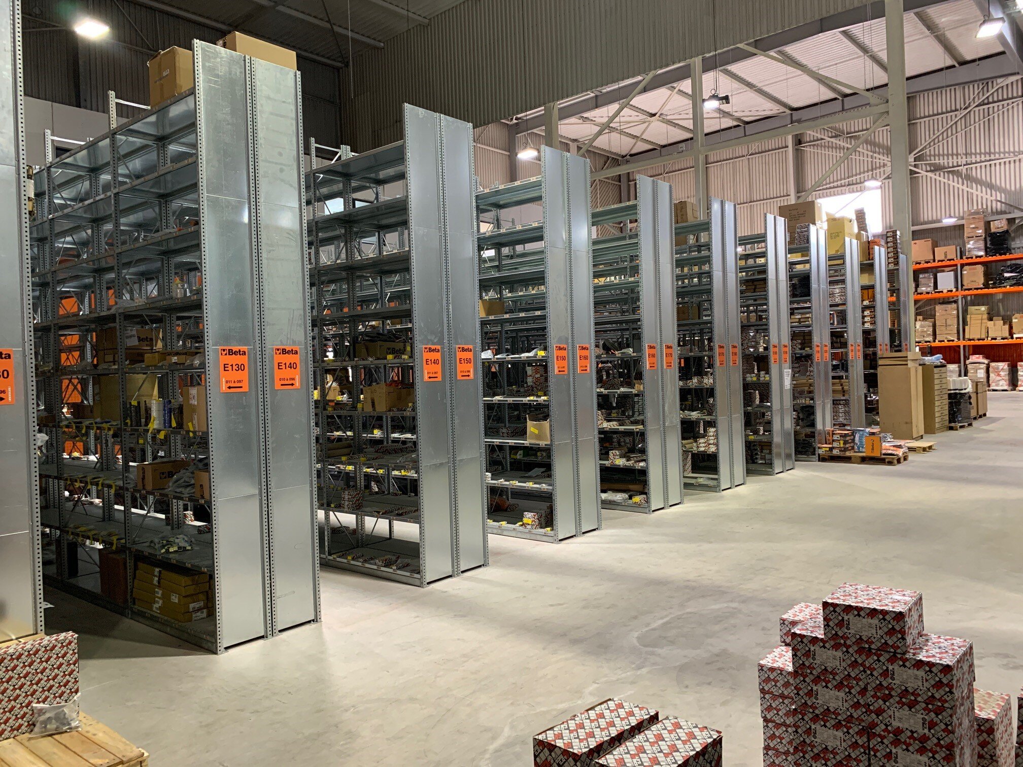 Le nouvel entrepôt permet de traiter une trentaine de lignes par jour. - © D.R.