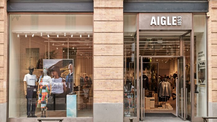Nouveau concept et nouveau logo pour la boutique Aigle de Toulouse. - © Aigle
