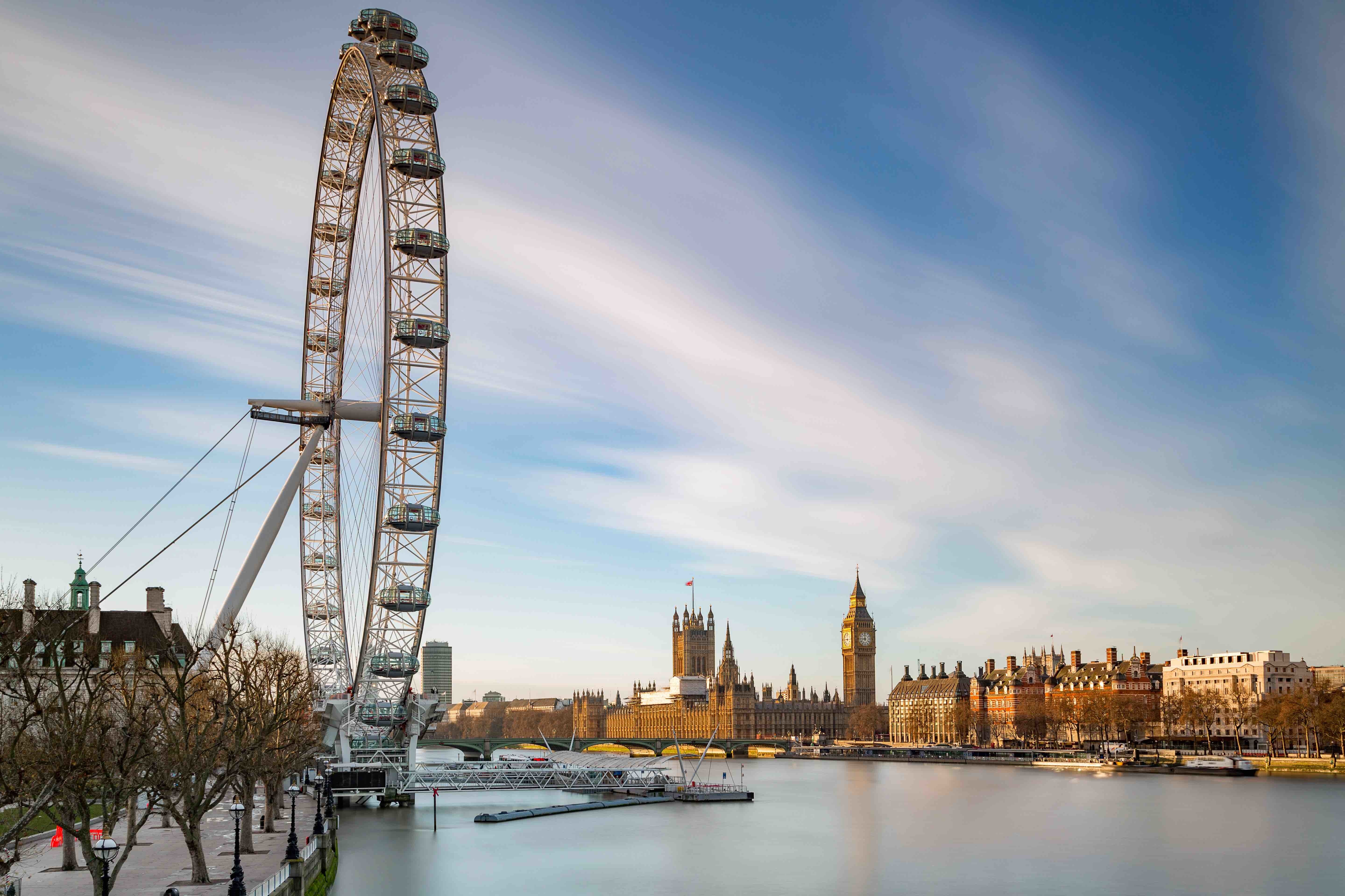 Vue de la Tamise, au fond l’Abbaye de Westminster où sera célébré le sacre de Charles III - © Visitlondon.com/Jon Reid