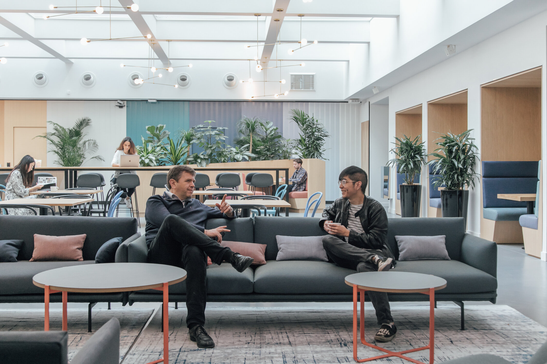 Le bâtiment veut susciter les échanges entre les collaborateurs avec des espaces informels - © cyril marcilhacy / item