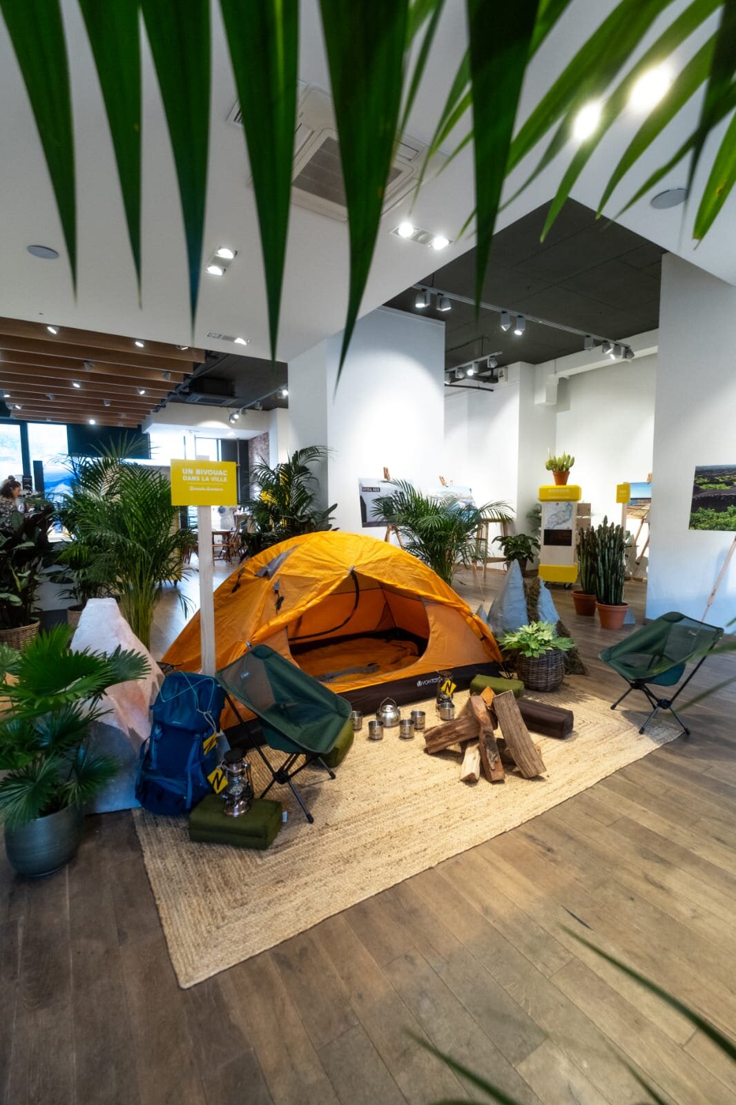 Chaque pop-up store met en scène un bivouac - © Nomade Aventure