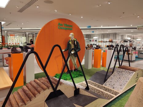 Un espace d&amp;#039;essai des chaussures pour Au Vieux Campeur. - ©&amp;#160;Républik Retail
