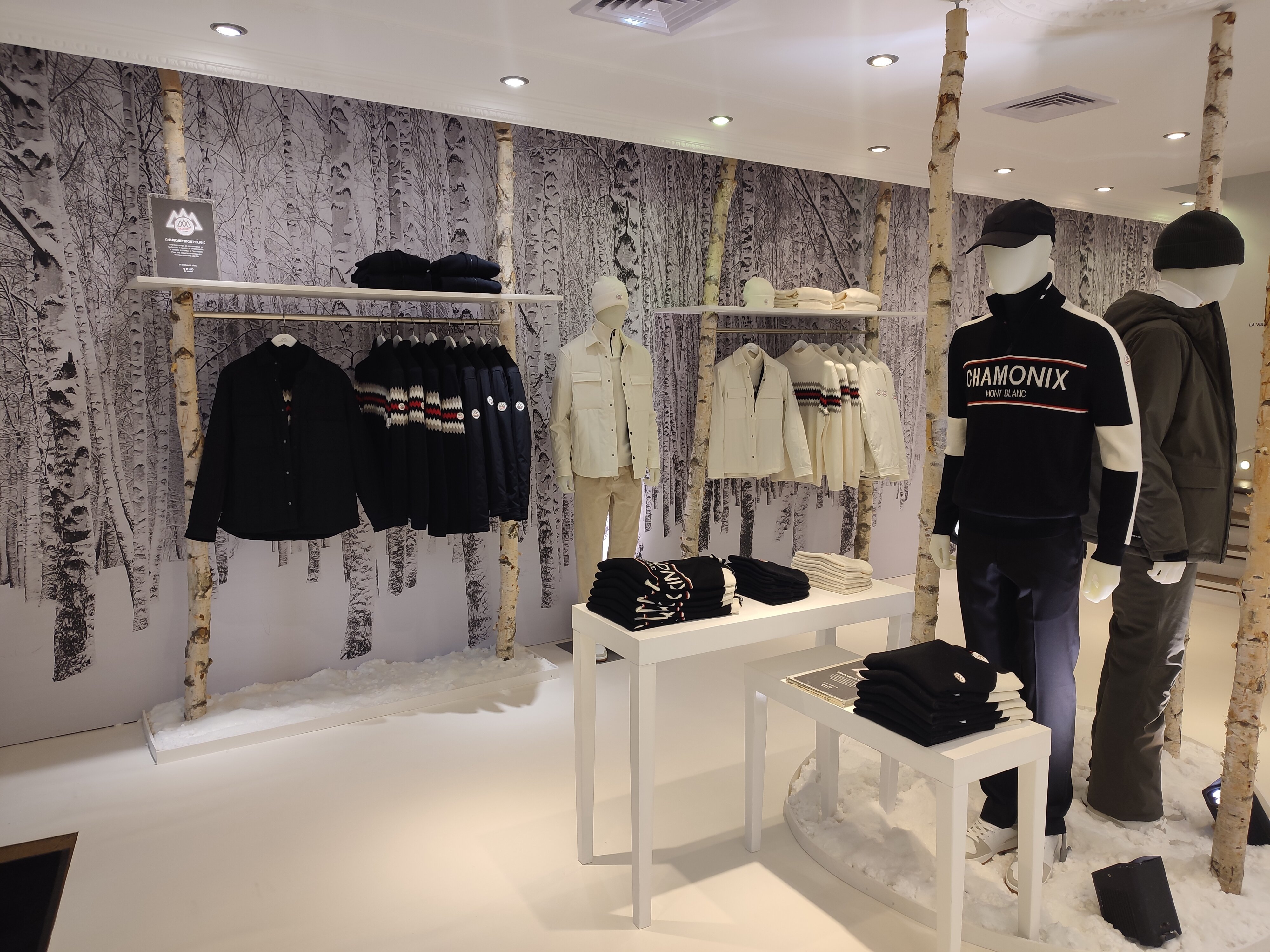 Chamonix se compose d’un cinquantaine de références, au prix plutôt premium pour Celio. - © Républik Retail / CC
