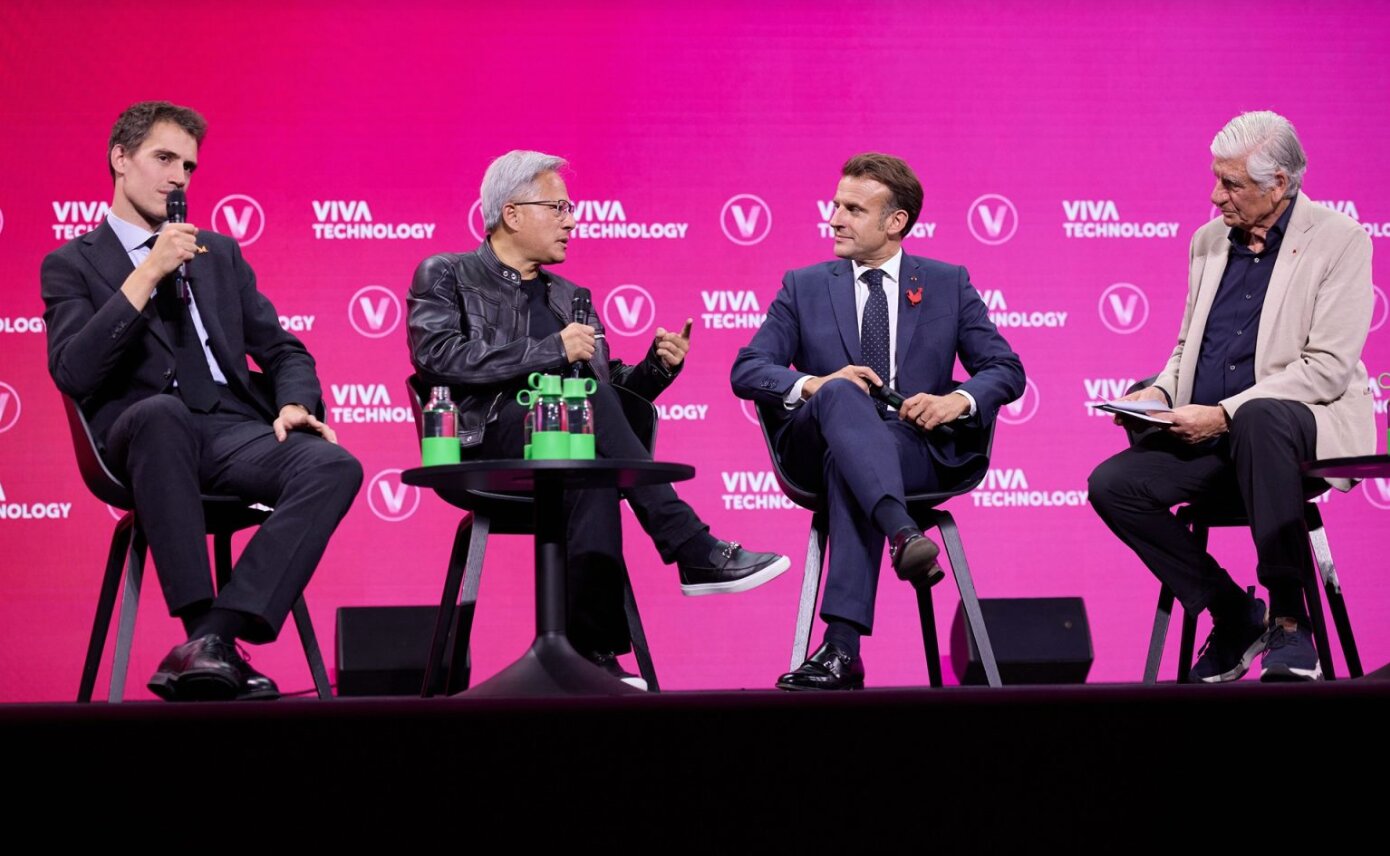 Emmanuel Macron en discussion avec Jensen Huang, PDG de Nvidia - © VivaTech