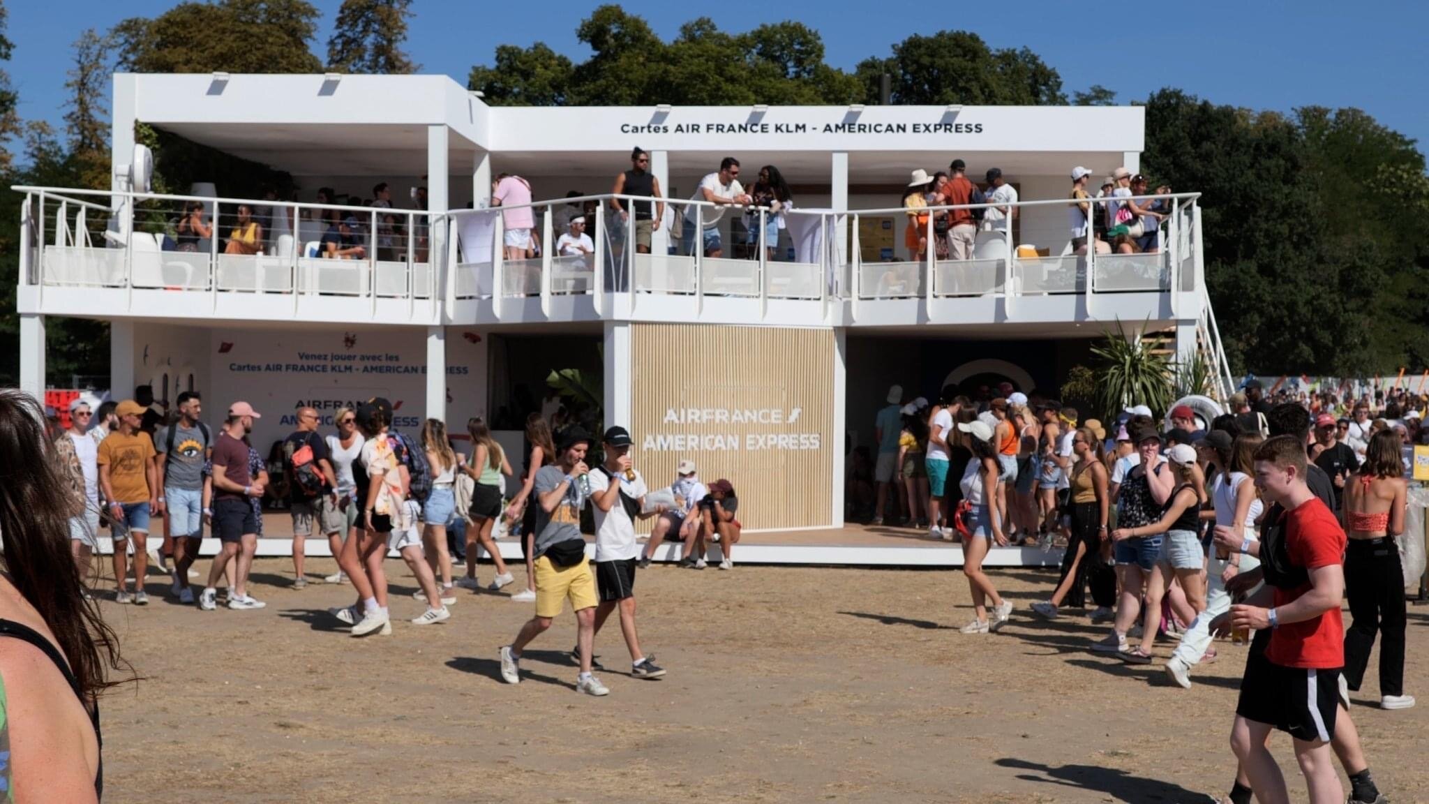 Stand American Express au festival Lollapalooza (juillet 2022) - © Lili&amp;Co