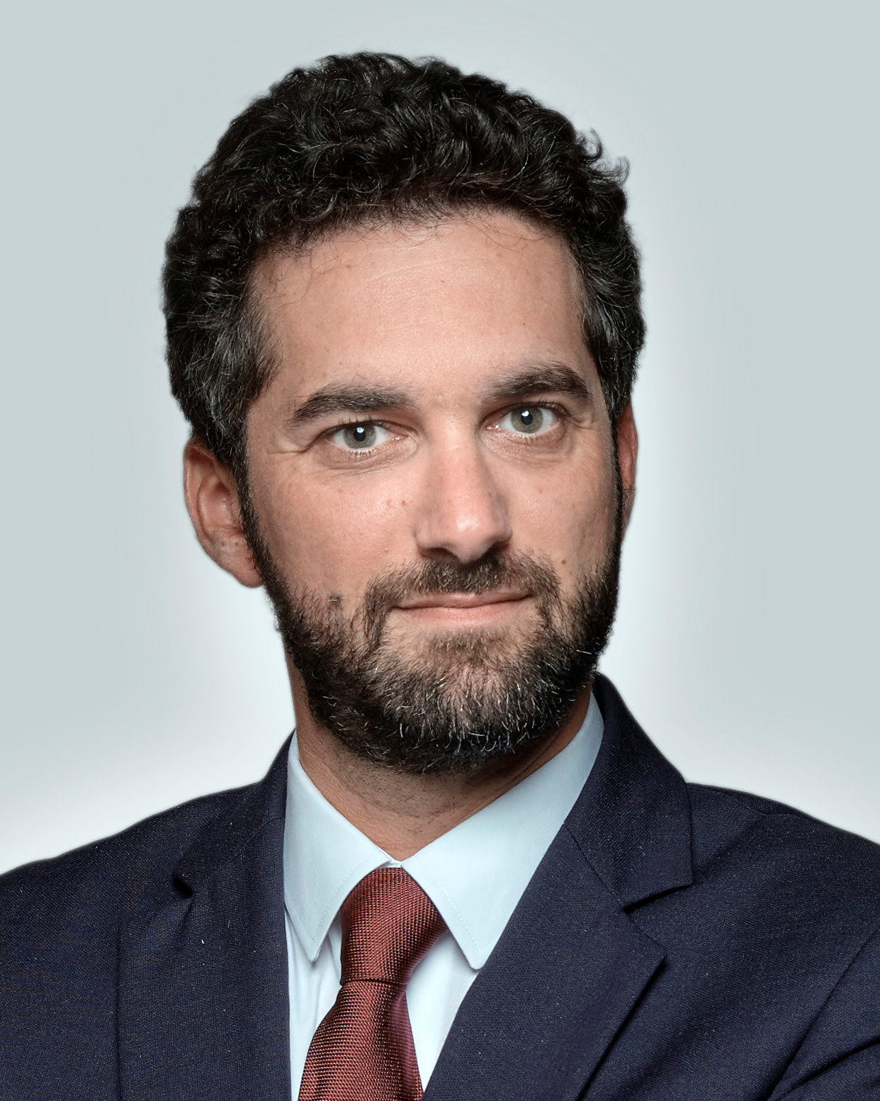 Portrait de Benjamin Sebban, nouveau Head of Retail Investment chez Knight Frank France.