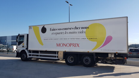 La livraison des articles se fait en camion GNV et un test arrive avec un camion 100% électrique. - ©&amp;#160;CC / Républik Retail