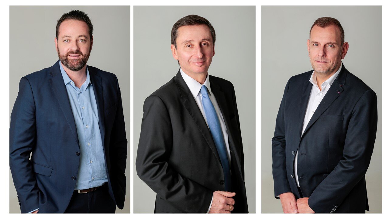Point S France se structure, Christophe Rollet (au centre) directeur général s’appuie désormais sur Joël Arandel (à gauche) qui devient directeur des opérations et coordination groupe, et Lionel Haberlé (à droite) promu directeur marketing et stratégie d’enseignes.  - © Point S