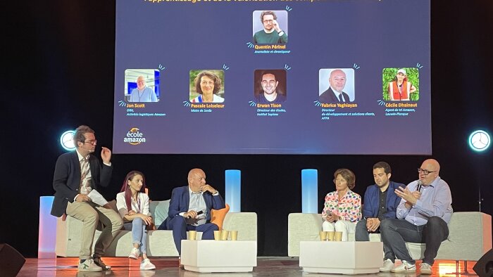 Jon Scott, premier en partant de la droite. - © D.R.