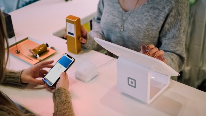 38 % des Français utilise le paiement sans contact en magasin d’après l’étude OpinionWay-Proximis. - © Christiann Koepke