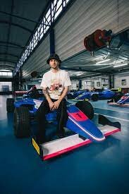 Le Youtubeur Squeezie a créé le GP Explorer, une course F4 où s’affrontent des stars d’internet sur le circuit du Mans - © ACO