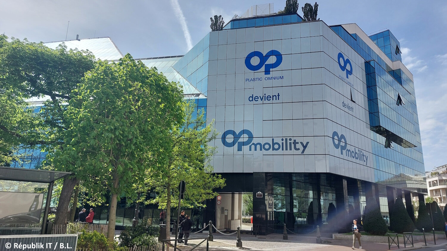 La façade du siège d’OPmobility mentionne le récent changement de nom. - © Républik IT / B.L.