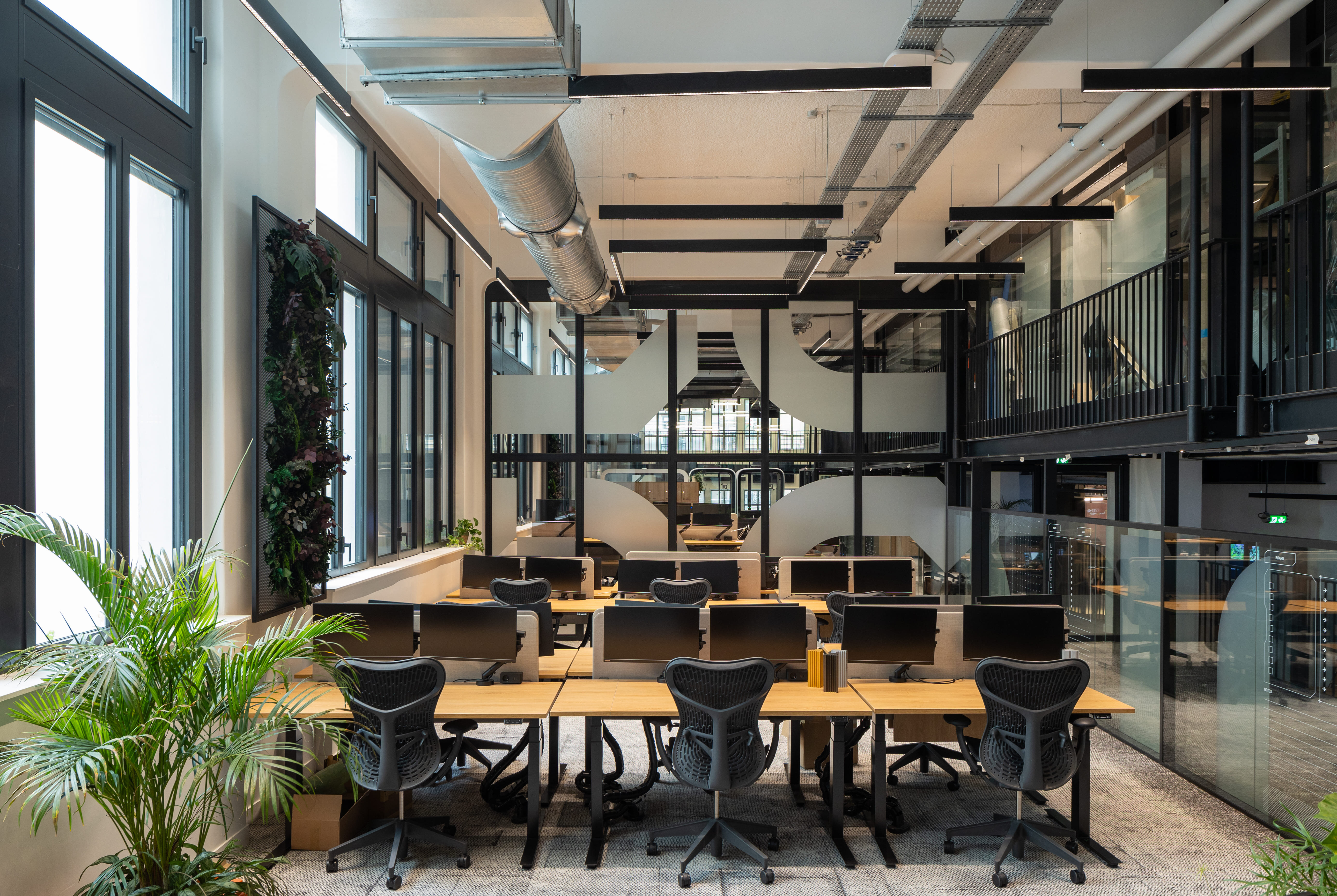 Un plateau en open space du 106, siège de Ledger - © Antoine Mercusot