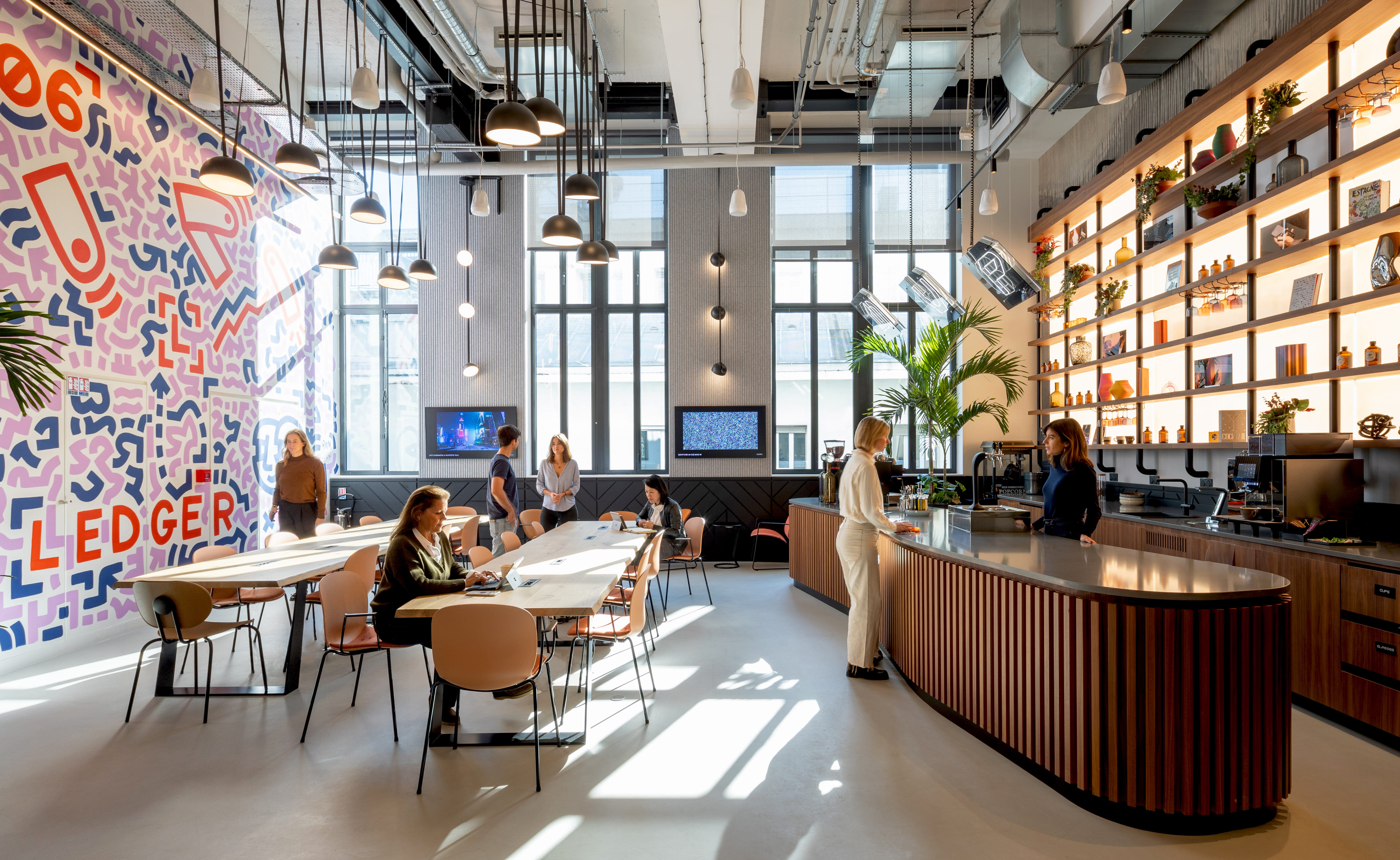 Le MVP bar et son ambiance lounge au 8e étage du 106 - © Antoine Mercusot