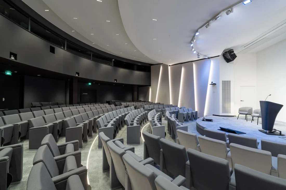 Salle plénière du forum HUB Institute